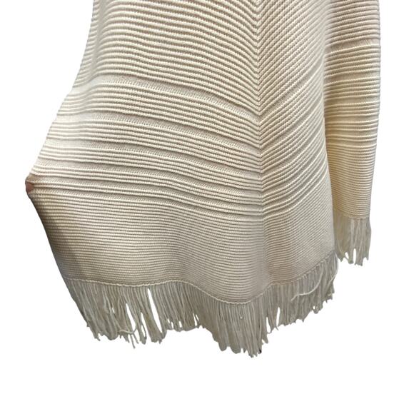 Banana Republic Cream Turtleneck Poncho - Picture 4 of 6